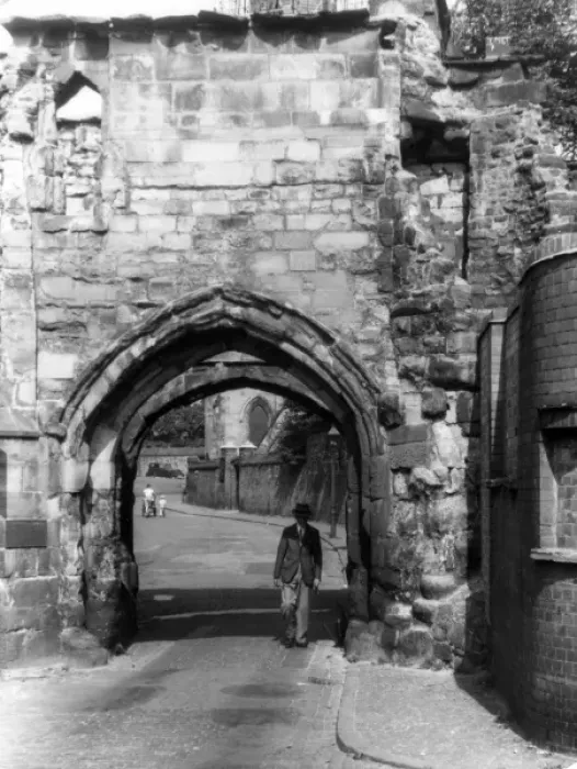 Framed Print : Leicester Castle Gate Framed Print : Leicester Castle Gate