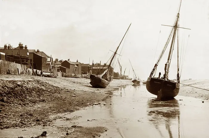 Framed Print : Leigh on Sea, Victorian period Framed Print : Leigh on Sea, Victorian period