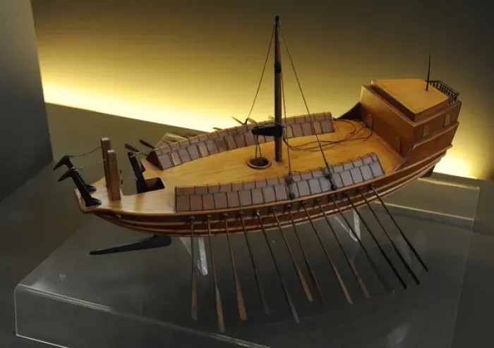Framed Print : Leonardesque model. Mobile ram boats. Model by Luigui Tursin