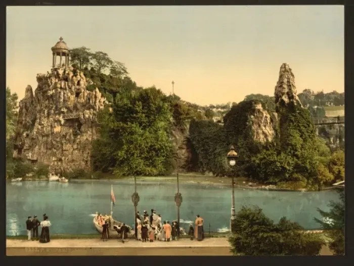 Framed Print : Les Buttes Chaumont, Paris, France Framed Print : Les Buttes Chaumont, Paris, France