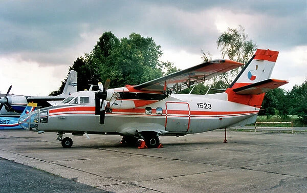 Let L-410 Turbolet 1523