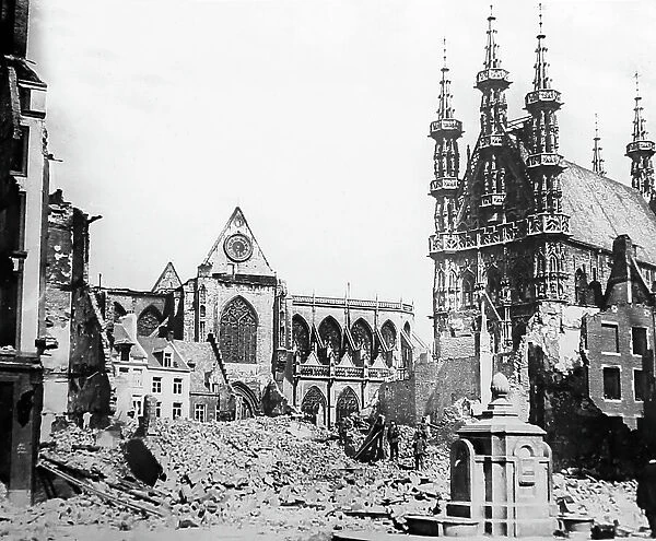 Leuven Cathedral ruins in WW1