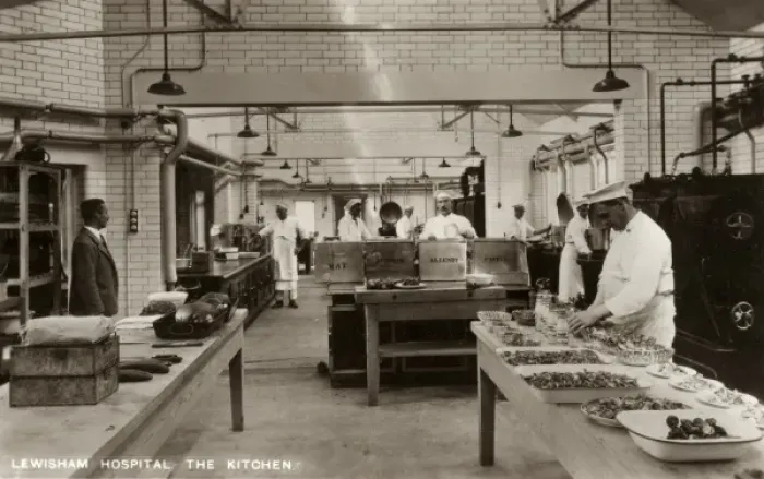 Framed Print : Lewisham Hospital kitchens, south east London Framed Print : Lewisham Hospital kitchens, south east London