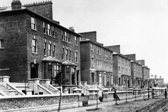 Framed Print : Leyland Row, Lee