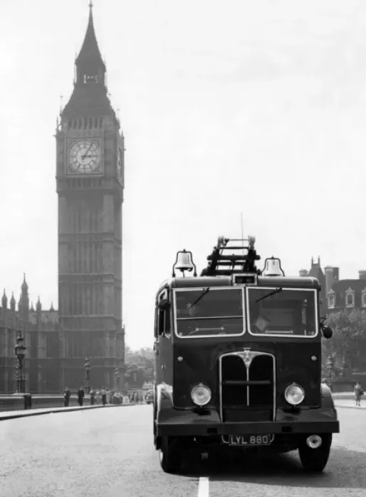 Framed Print : LFB dual purpose appliance in Westminster Framed Print : LFB dual purpose appliance in Westminster