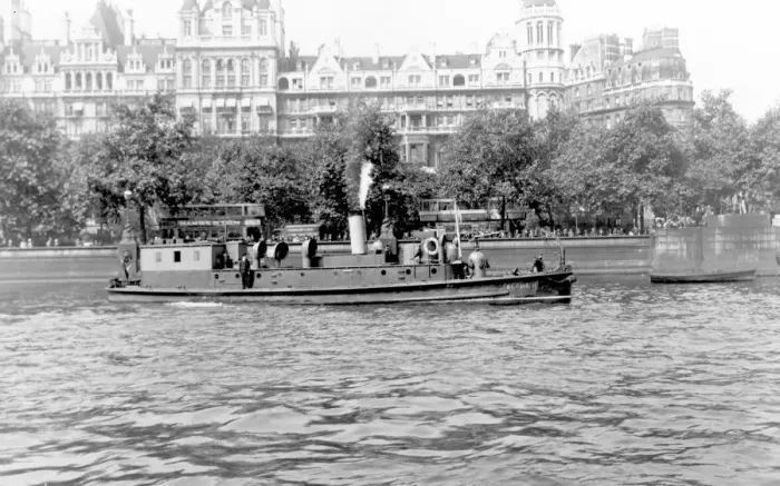 Framed Print : LFB fireboat Alpha II and crew on River Thames Framed Print : LFB fireboat Alpha II and crew on River Thames