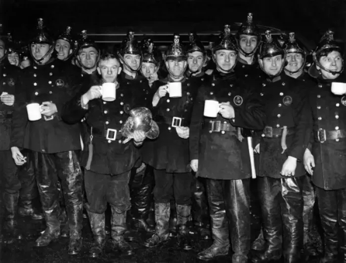 Framed Print : LFB firefighters grab a mug of tea from Brigade Canteen Van