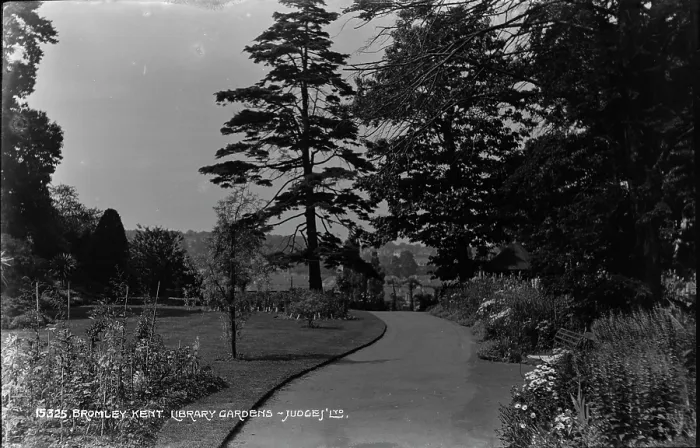 Framed Print : Library Gardens in Bromley