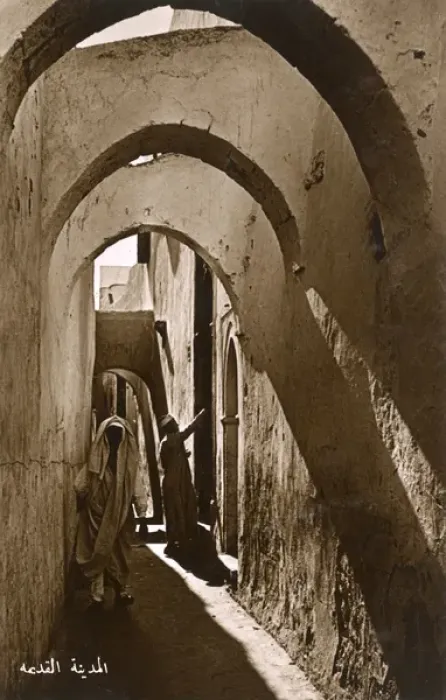 Framed Print : Libya - Tripoli - narrow passage within the Old City Framed Print : Libya - Tripoli - narrow passage within the Old City