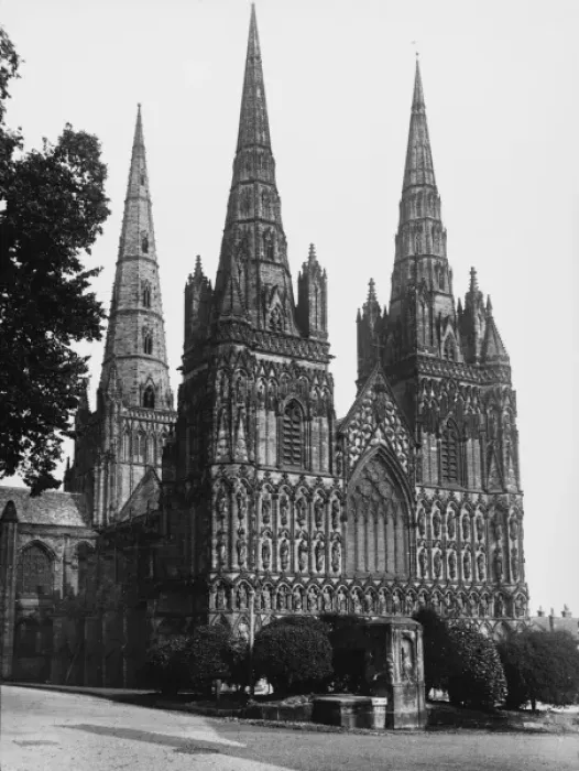 Framed Print : Lichfield Cathedral Framed Print : Lichfield Cathedral