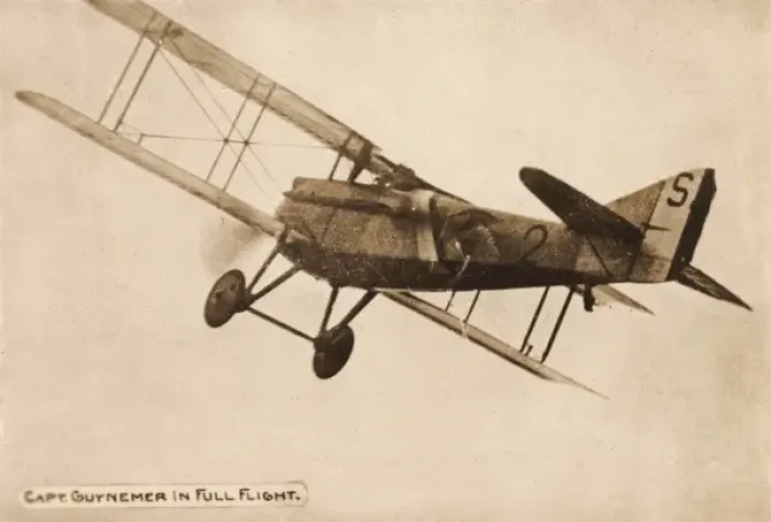 Framed Print : Lieutenant Guynemer, French military aviator, in flight Framed Print : Lieutenant Guynemer, French military aviator, in flight