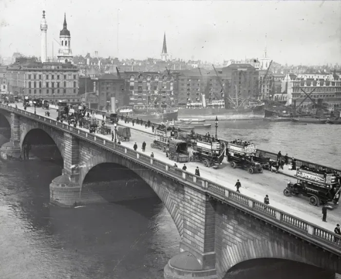 Framed Print : Life of Charles Dickens - London Bridge Framed Print : Life of Charles Dickens - London Bridge