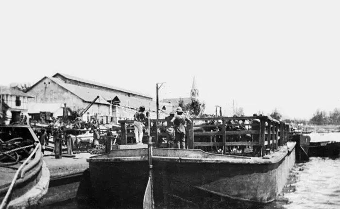 Framed Print : Lighter for transport to waiting ships, Dar es Salaam, WW1 Framed Print : Lighter for transport to waiting ships, Dar es Salaam, WW1