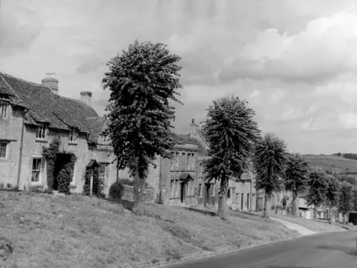 Framed Print : Lime Tree Hill Burford Framed Print : Lime Tree Hill Burford