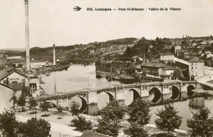 Framed Print : Limoges - Pont St Etienne - Vallee de la Vienne Framed Print : Limoges - Pont St Etienne - Vallee de la Vienne