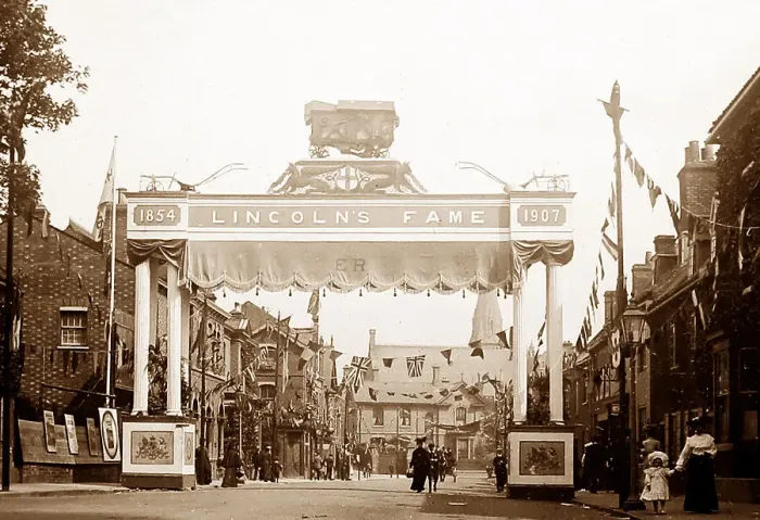 Framed Print : Lincoln Fame Arch in 1907 Framed Print : Lincoln Fame Arch in 1907