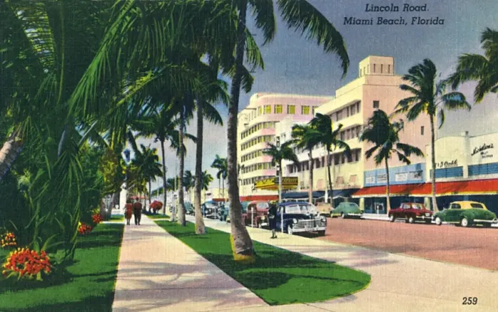 Framed Print : Lincoln Road, Miami Beach, Florida, USA Framed Print : Lincoln Road, Miami Beach, Florida, USA