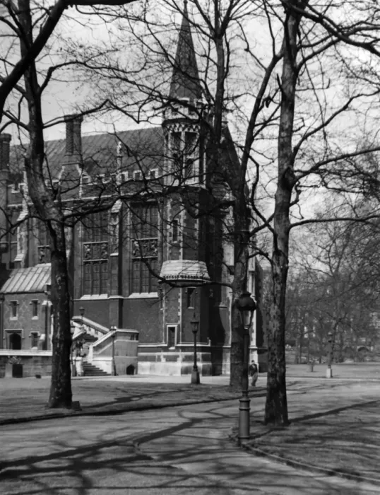 Framed Print : LINCOLNs INN, 1930S Framed Print : LINCOLNs INN, 1930S