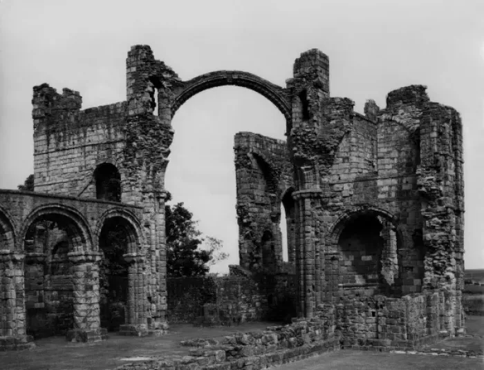 Framed Print : Lindisfarne Priory Framed Print : Lindisfarne Priory