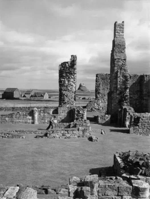 Framed Print : Lindisfarne Priory Framed Print : Lindisfarne Priory