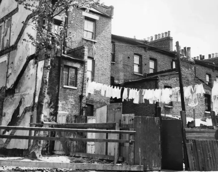 Framed Print : Line of washing, Balham, SW London Framed Print : Line of washing, Balham, SW London