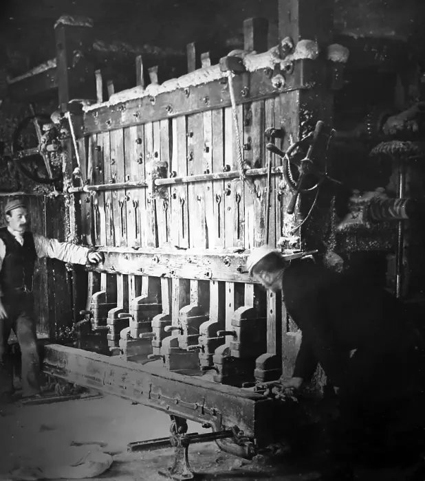 Framed Print : Linen manufacture, Beating mill Framed Print : Linen manufacture, Beating mill