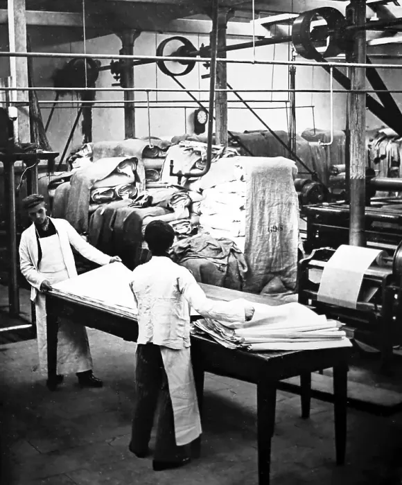 Framed Print : Linen manufacture, Lapping
