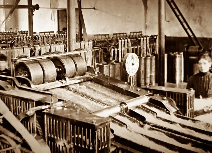 Framed Print : Linen manufacture, Spreader machine