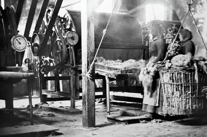 Framed Print : Linen manufacture, Tow breaker machine Framed Print : Linen manufacture, Tow breaker machine