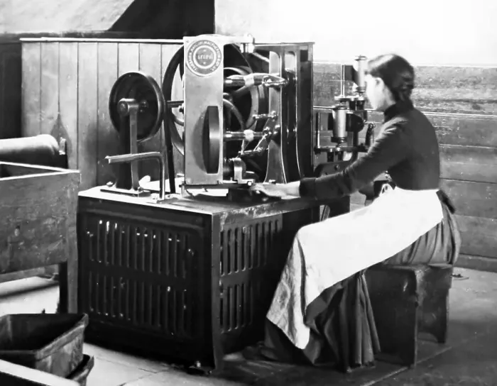 Framed Print : Linen manufacture, Twine balling machine Framed Print : Linen manufacture, Twine balling machine