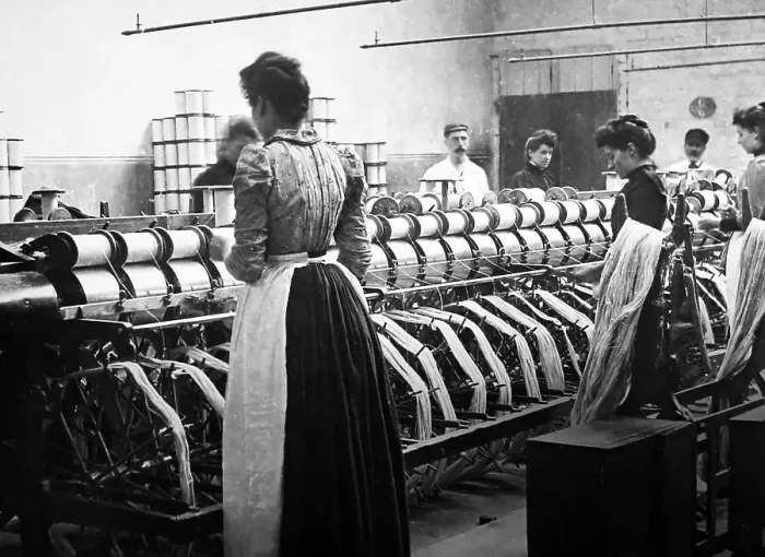 Framed Print : Linen manufacture, Warp winding machine Framed Print : Linen manufacture, Warp winding machine