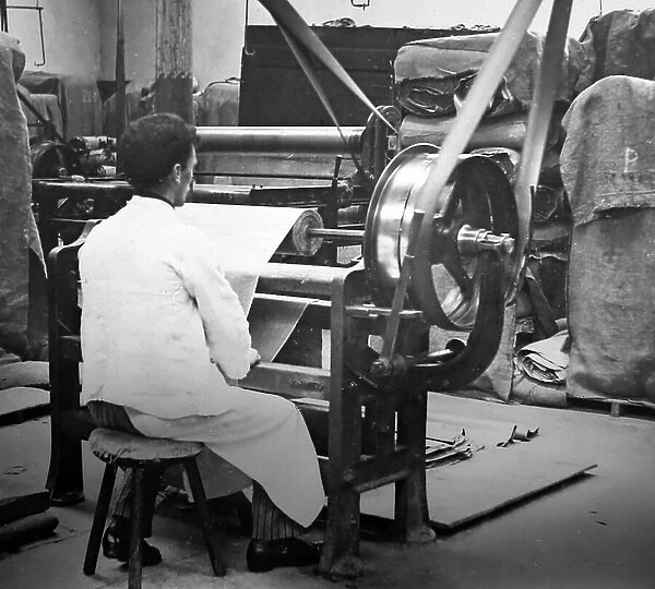 Linen manufacture, Web rolling machine