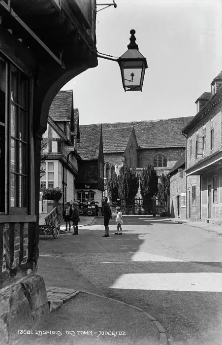 Framed Print : Lingfield Old Town Framed Print : Lingfield Old Town