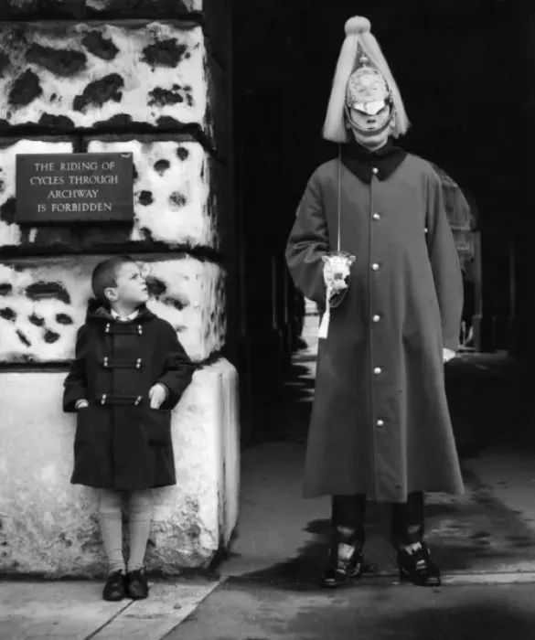 Framed Print : Little boy and guardsman, Whitehall, Central London Framed Print : Little boy and guardsman, Whitehall, Central London