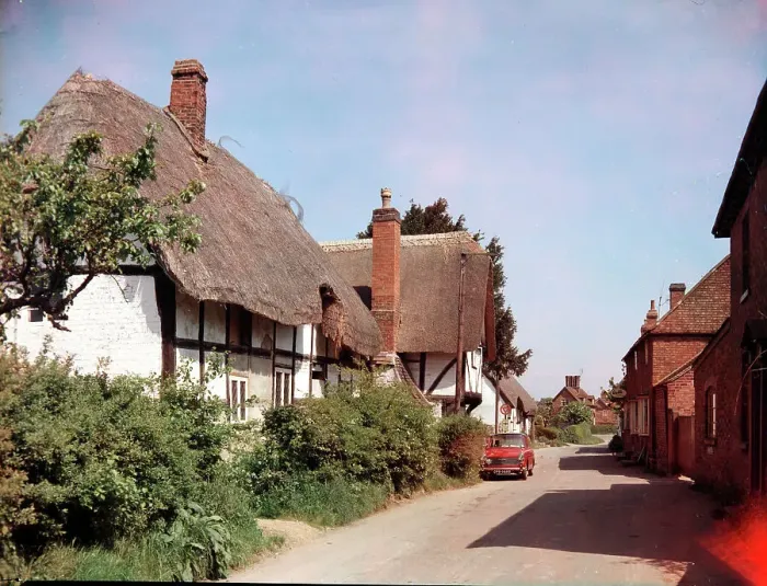 Framed Print : Little Comberton - Thatched cottages Framed Print : Little Comberton - Thatched cottages