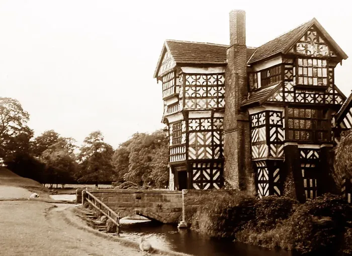 Framed Print : Little Moreton Hall, early 1900s Framed Print : Little Moreton Hall, early 1900s