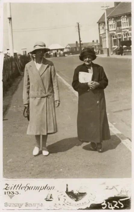 Framed Print : Littlehampton - Lady and her elderly Mother on holiday Framed Print : Littlehampton - Lady and her elderly Mother on holiday