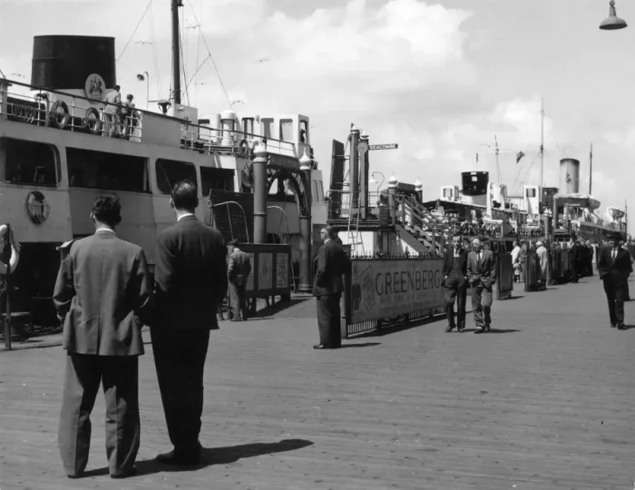 Framed Print : LIVERPOOL FERRIES Framed Print : LIVERPOOL FERRIES