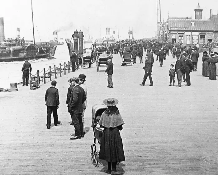 Framed Print : Liverpool Landing Stage early 1900s Framed Print : Liverpool Landing Stage early 1900s