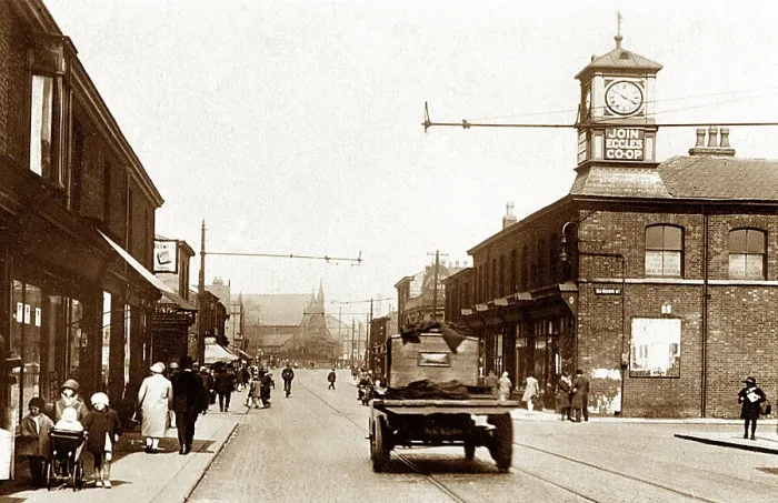 Framed Print : Liverpool Road, Patricroft, early 1900s Framed Print : Liverpool Road, Patricroft, early 1900s
