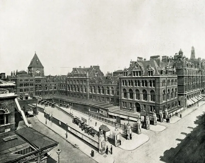 Framed Print : Liverpool Street Railway Station, London Framed Print : Liverpool Street Railway Station, London