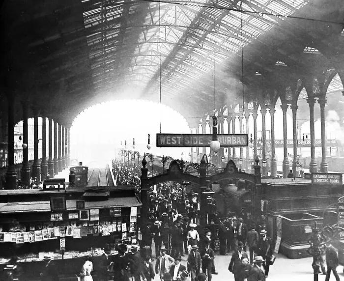 Framed Print : Liverpool Street Station London early 1900s Framed Print : Liverpool Street Station London early 1900s