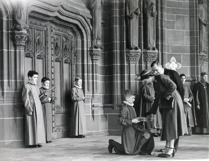 Framed Print : Liverpool visit of Princess Elizabeth & Duke of Edinburgh Framed Print : Liverpool visit of Princess Elizabeth & Duke of Edinburgh