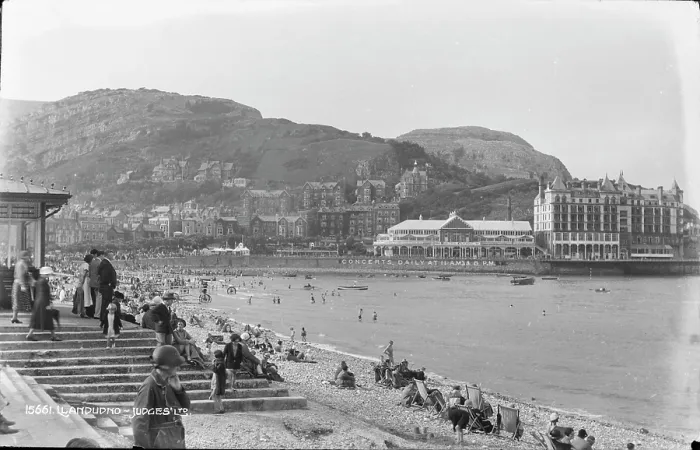 Framed Print : Llandudno Beach Scene Framed Print : Llandudno Beach Scene