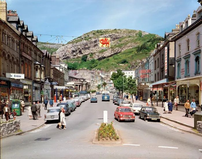Framed Print : Llandudno - Mostyn Street Framed Print : Llandudno - Mostyn Street