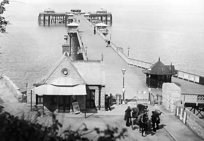 Framed Print : Llandudno Pier, Wales Framed Print : Llandudno Pier, Wales