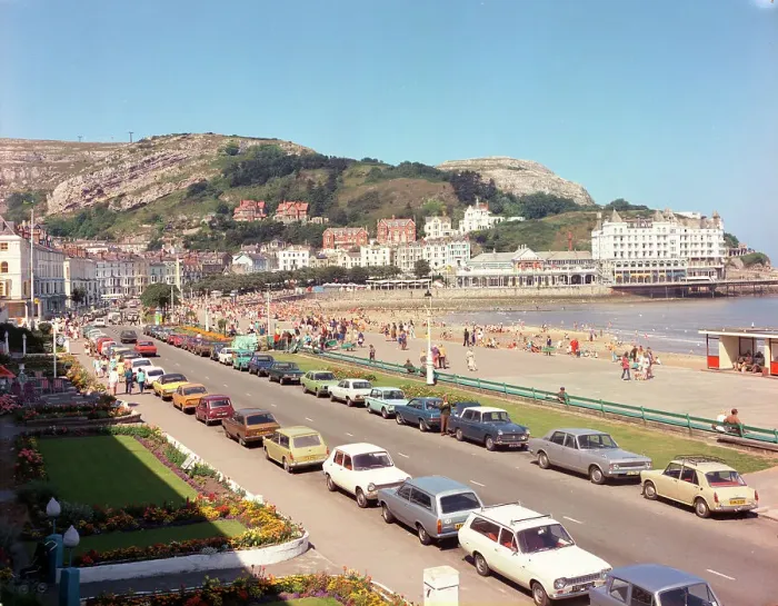Framed Print : Llandudno - Promenade Framed Print : Llandudno - Promenade