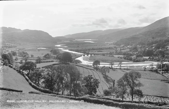 Framed Print : Llanelytd Valley, Dolgelley Framed Print : Llanelytd Valley, Dolgelley