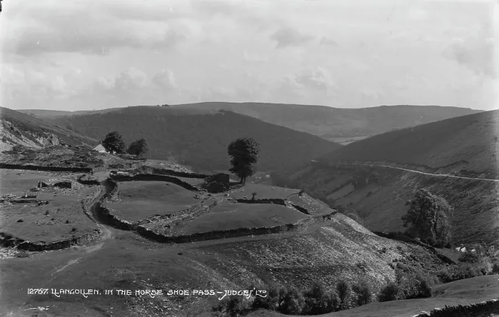 Framed Print : Llangollen in the Horse Shoe Pass Framed Print : Llangollen in the Horse Shoe Pass