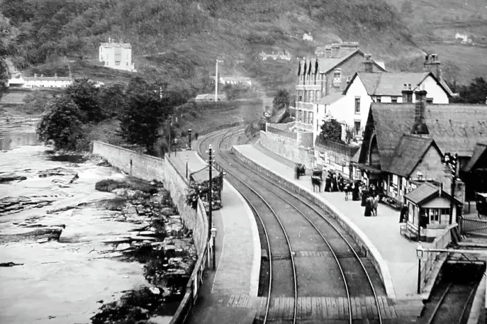 Framed Print : Llangollen Railway Station, Wales, Victorian period Framed Print : Llangollen Railway Station, Wales, Victorian period